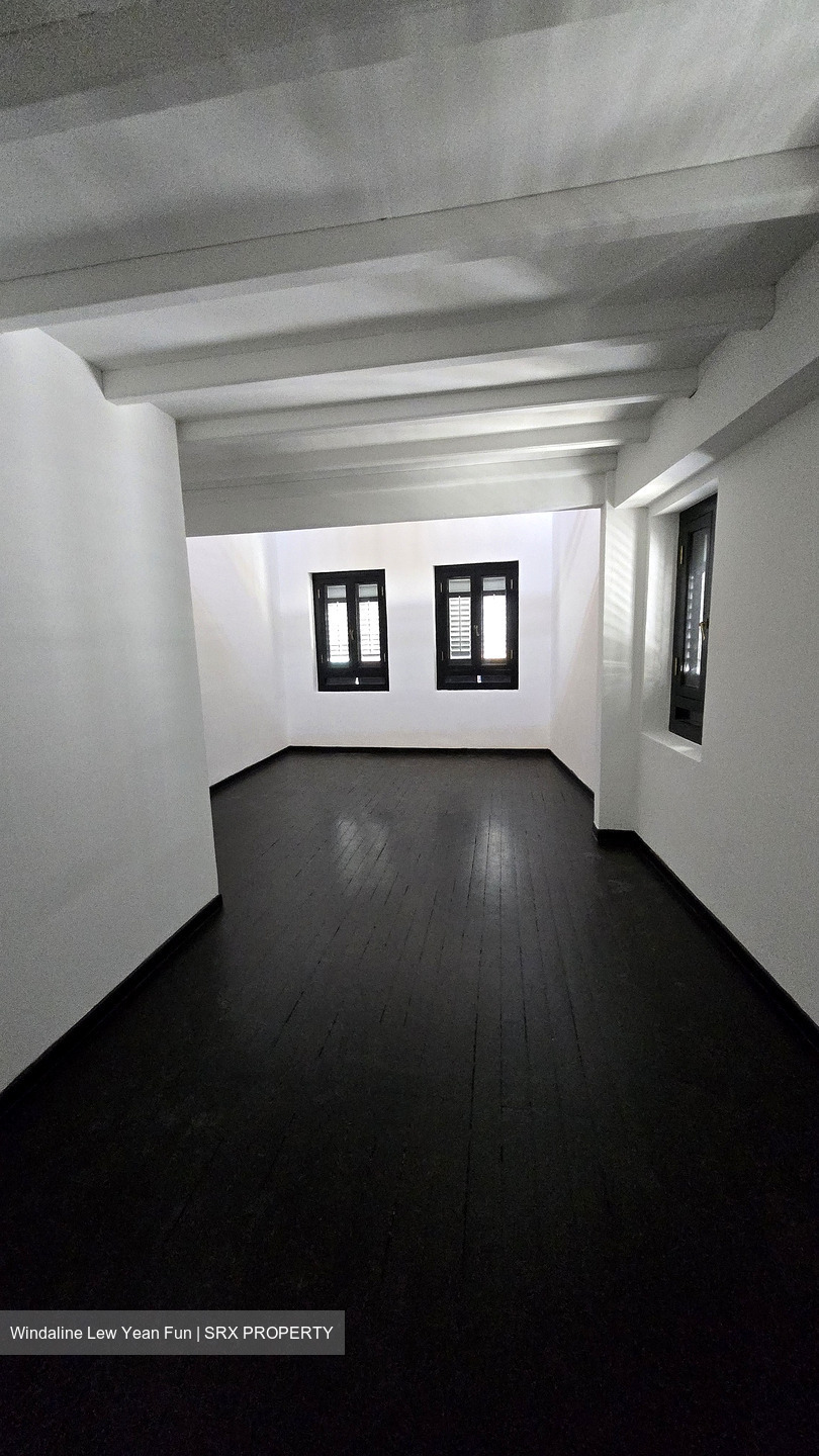 Jalan Pisang (D7), Shop House #489926611